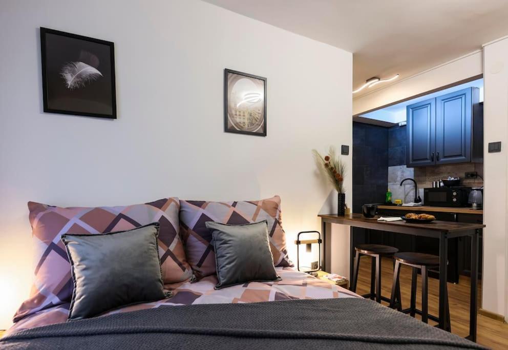 Blackwood Haven: Modern Escape Apartment