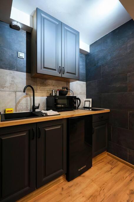 Blackwood Haven: Modern Escape *